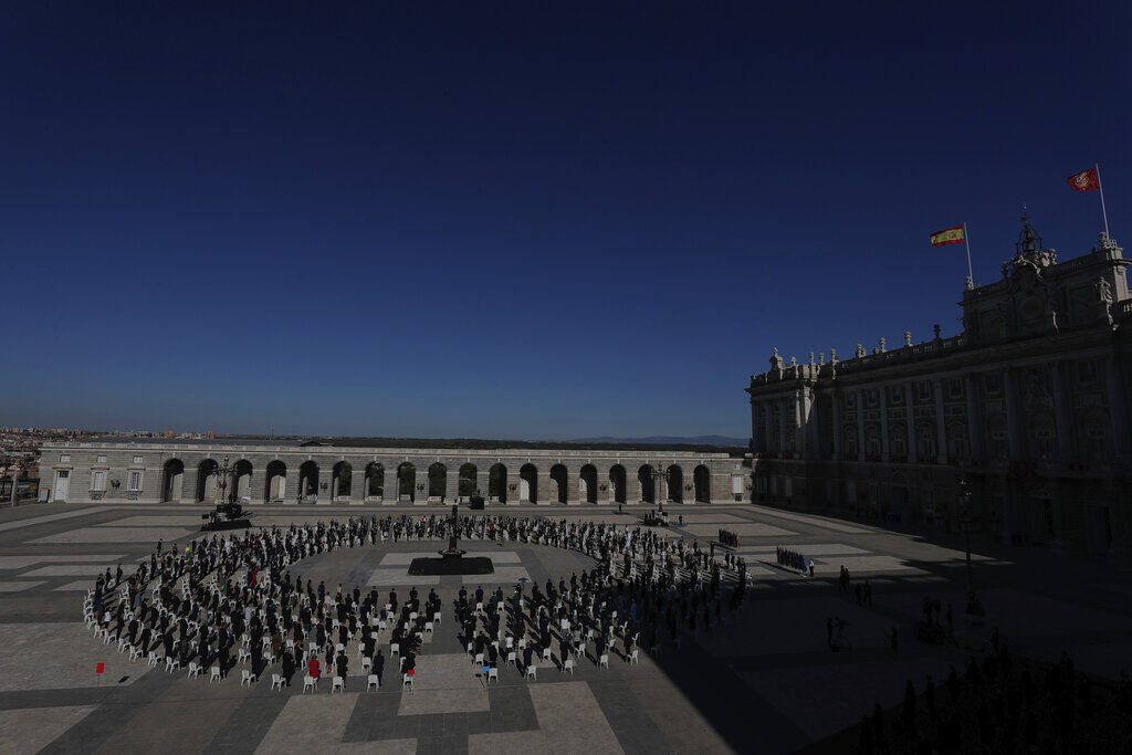 APTOPIX Spain Virus Outbreak Mourning
